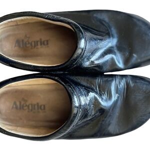 Alegria Kayla Black Patent Professional Mules. Size 9